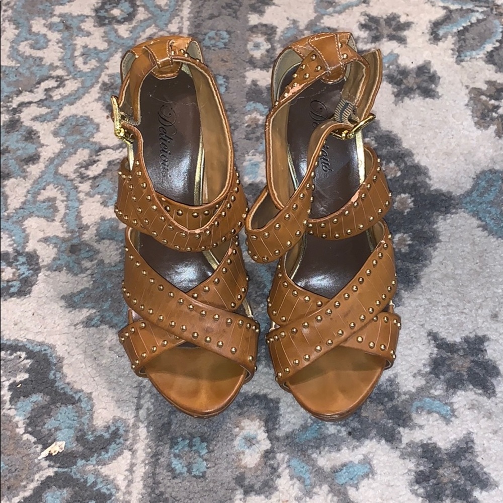 Tan Gold Studs Heels